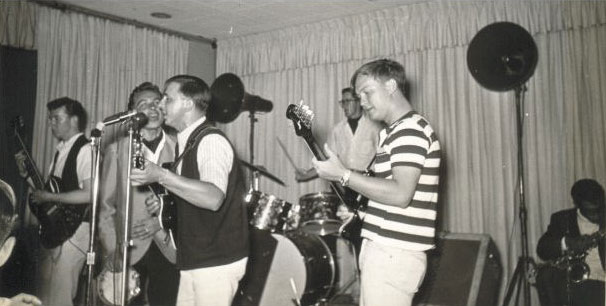 Mauroks photo, Willy is on drums in the back.