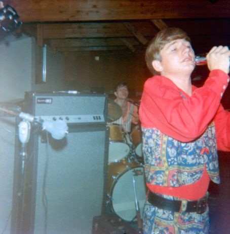 Carl singing, Steve Nephew on drums