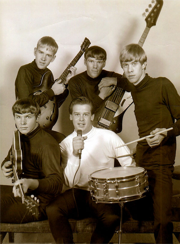 The Dimensions: Jim Phifer, Foster Braswell, Ken Taylor, Doug Farwig and Scottie Todd.