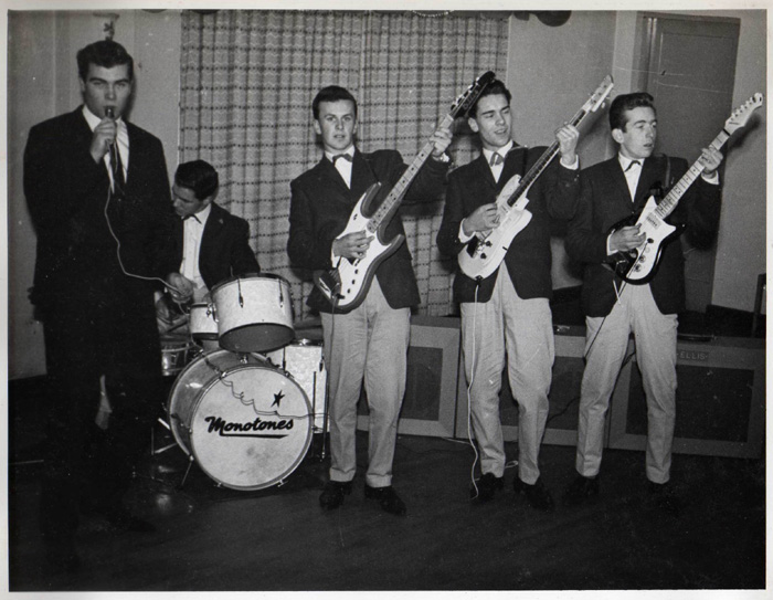 From left: Nigel Basham, Barry Davis, Paul Dunning, Brian Alexander and Ian Middlemiss. A half decent shot of Stanley's bass made by his Dad. Basham and Eaton shared the vocals or should I say Mark Lloyd and Thurston Crane (tee-hee). In 1962 to sing vocals you had to wear a suit and tie and pretend that you were a gentleman.
