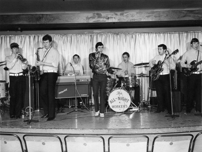 The All Night Workers in late 1966 with Mick Wheeler (aka Mike Dee) centre and Brian Sell (second right). Photo thanks to Mick Wheeler