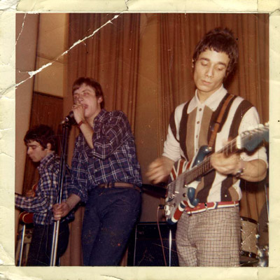 The Dae-b-Four, live, early 1966. From left to right: Rex Brayley, Iain Pitwell and Brian Brayley