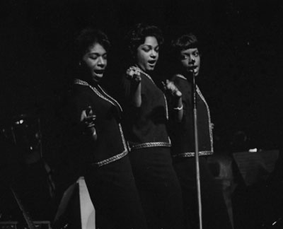  The Cookies, with Earl Jean, the Apollo, March 1963.