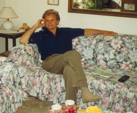 Nick Jameson in Athens in September 1997, listing to his Zoo riffs.