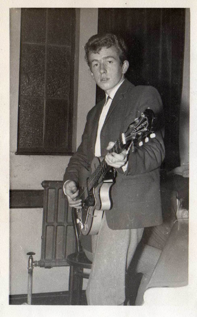 Ian Middlemiss with a Hofner Club 50 (?), never stayed in tune for more than 10 mins. June 1960, venue cannot remember