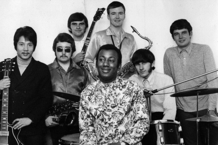 Simon K & The Meantimers, late 1967. Left to right: George Teo, Brent Carter (shades), Mick Glyde, Kenny Simon, Alan Wherry, unknown organist, Tony Glyde. Ken Hendy is not pictured. Photo: Alan Wherry